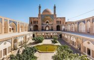جادوی معماری ایرانی در مسجد و مدرسه «آقا بزرگ» کاشان